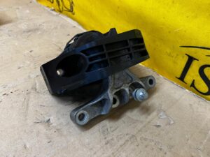 ŁAPA MOCOWANIE WSPORNIK PODUSZKA SILNIKA PEUGEOT 2008 II 1.5 BLUE HDI