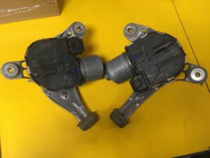 LEWY SILNICZEK WYCIERACZEK RENAULT ESPACE V 5 17R