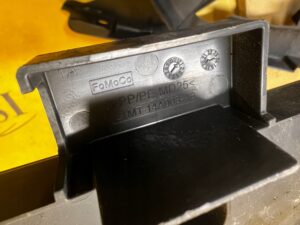 POKRYWA OSŁONA OBUDOWA SKRZYNKI BEZPIECZNIKÓW FORD EXPLORER MK6