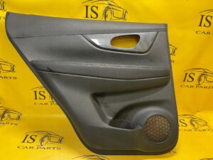 BOCZEK TAPICERKA DRZWI LEWY TYŁ NISSAN X-TRAIL T32
