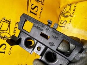 WSPORNIK MOCOWANIE UCHWYT WZMACNIACZA ANTENY RENAULT CAPTUR I PRZEDLIFT