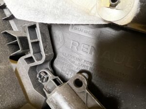 SCHOWEK PASAŻERA RENAULT CLIO V 5 681082518R