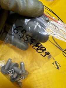 4 X ŚRUBA USZTYWNIENIE NADWOZIA BMW BMW X5 E70 F15 X6 E71 F16 NOWA OEM