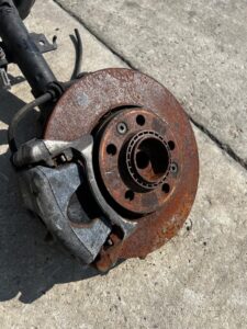 NOGA ZWROTNICA AMORTYZATOR PRZÓD LEWY LEWA RENAULT MEGANE IV