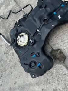 KOMPLET ZBIORNIK BAK POMPA WLEW PALIWA MERCEDES GL X166 4.7 V8 4MATIC 4X4