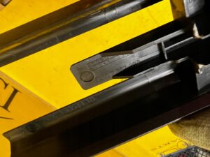 OSŁONA ZAŚLEPKA SZYNY PROWADNICY FOTELA BMW 5 G30 G31 M5 F90 7 G11 G12