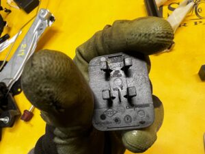 PLASTIK OSŁONA ZAŚLEPKA MASKOWNICA DACIA SANDERO III