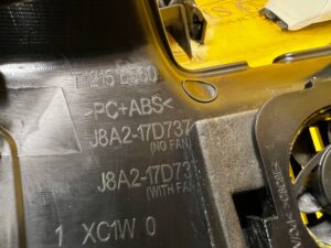 OBUDOWA OSŁONA LUSTERKA WEWNĘTRZNEGO RANGE ROVER VELAR L560