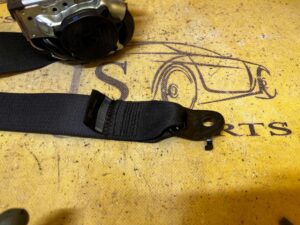 WYSTRZELONY PAS BEZPIECZEŃSTWA TYŁ PRAWY LEWY TESLA MODEL 3 PRZEDLIFT