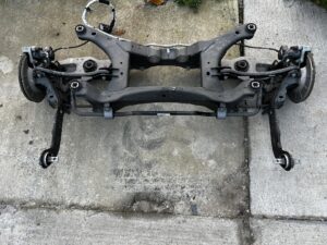 SANKI WÓZEK BELKA WAHACZE ZAWIESZENIE TYŁ FORD ESCAPE MK4 FWD 1.5 EB