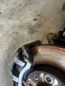 NOGA AMORTYZATOR ZWROTNICA PRZÓD LEWY DACIA SANDERO III 1.0 TCE LPG ECO-G