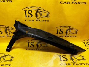 LISTWA OSŁONA PLASTIK LEWA RANGE ROVER VOGUE L405