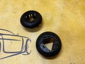 KOMPLET MOCOWANIA OSŁON PRZECIWSŁONECZNYCH CHEVROLET CORVETTE C5 97-04