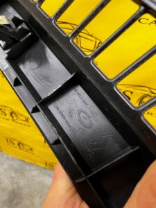 WEWNĘTRZNE PODSZYBIE OSŁON DESKI RENAULT KOLEOS II