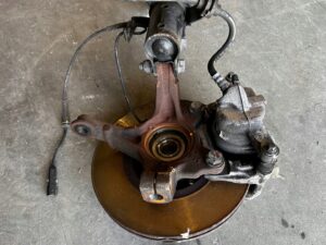 MCPHERSON LEWY PRZÓD NOGA AMORTYZATOR ZWROTNICA DACIA SANDERO III 3 1.0 SCE