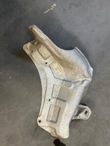 BLACHA OSŁONA TERMICZNA DACIA DUSTER II 2