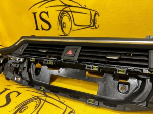 LISTWA KRATKI NAWIEWU DESKI KONSOLI AUDI A4 B9