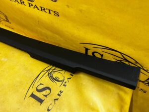 PRAWA OSŁONA LISTWA PROGU DRZWI FORD FIESTA MK8 3D