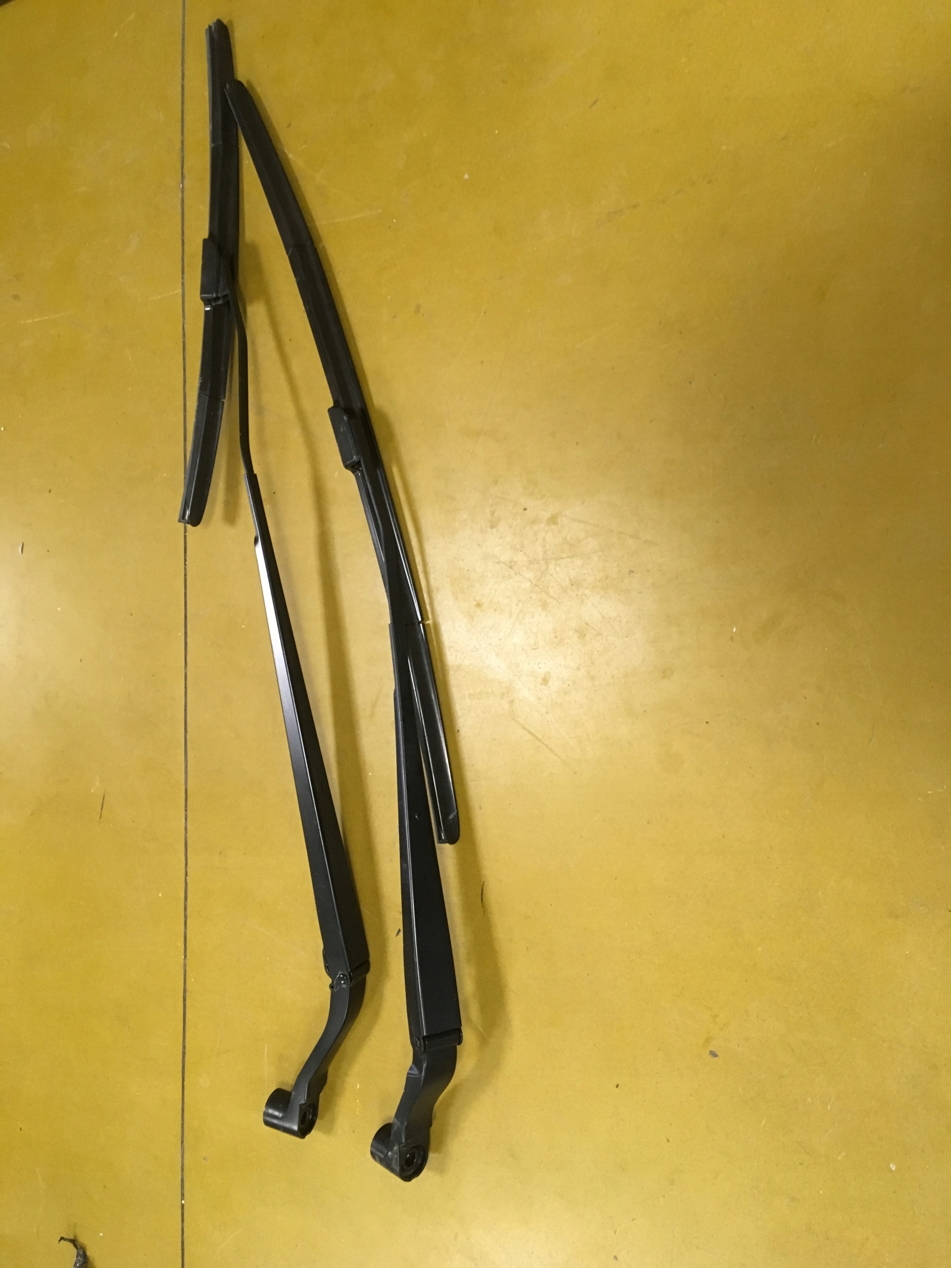 KOMPLET RAMIONA WYCIERACZEK NISSAN X-TRAIL T32 EUR