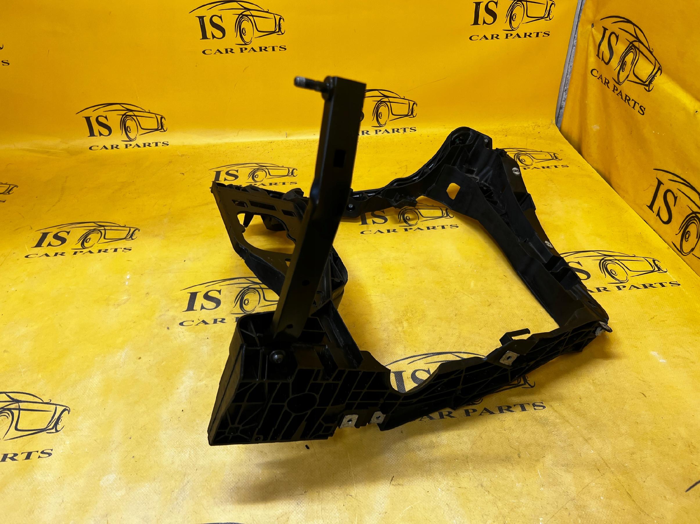 OKULAR WZMOCNIENIE ZDERZAKA PASA PRZÓD PRAWY PORSCHE MACAN 95B