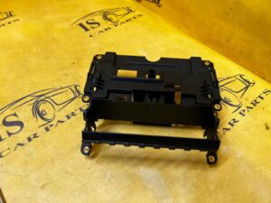 UCHWYT MOCOWANIE RAMKA WYŚWIETLACZA DESKI KONSOLI PORSCHE MACAN 95B