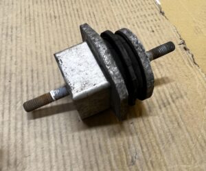 PODUSZKA RESORA BELKI ZAWIESZENIA TYŁ VOLVO XC90 II