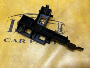 UCHWYT WSPORNIK MOCOWANIE WZMACNIACZA ANTENY PORSCHE MACAN 95B