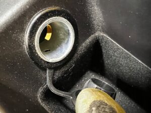 WNĘKA SCHOWEK TUNELU JEEP GRAND CHEROKEE WK2 SRT