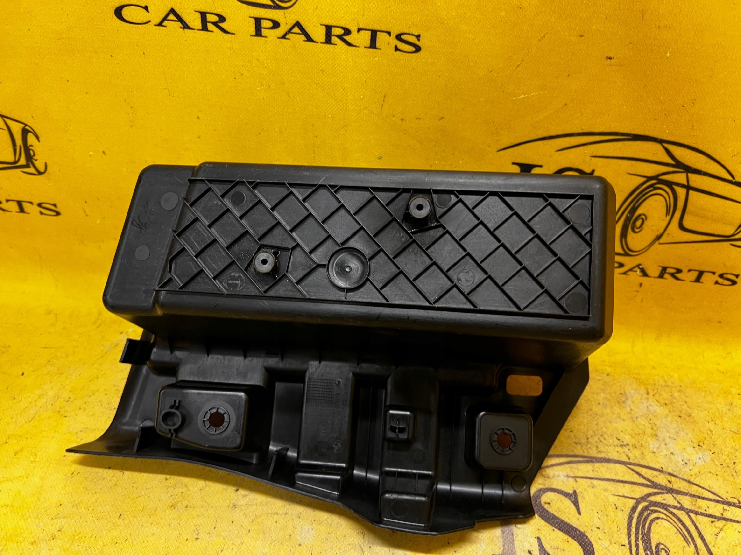 SCHOWEK WNĘKA BAGAŻNIKA PRAWY BMW 5 G30