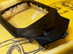 DEKOR RAMKA TUNELU ŚRODKOWEGO BMW F40