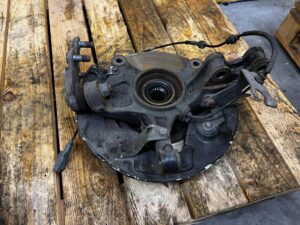 PIASTA ZWROTNICA TARCZA PRZÓD PRAWY CITROEN C4 PICASSO II 1.6 BLUE E-HDI