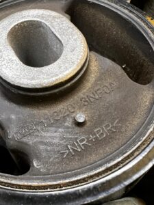 ŁAPA MOCOWANIE WSPORNIK PODUSZKA SILNIKA NISSAN E-NV200