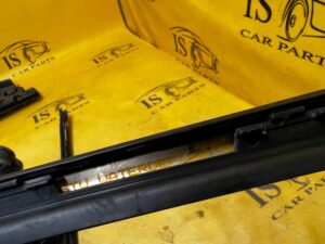 LISTWA SZYBY CZOŁOWEJ PRZÓD LEWY MERCEDES GLS X166