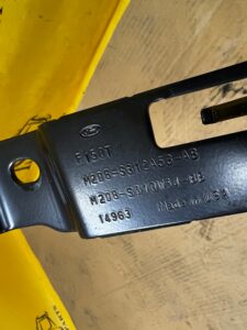 UCHWYT BLACHA WSPORNIK MOCOWANIE LEWY FORD BRONCO 21-