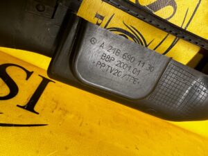 LISTWA OSŁONA ZAWIASÓW KLAPY BAGAŻNIKA MERCEDES CLS W218 SHOOTING BRAKE