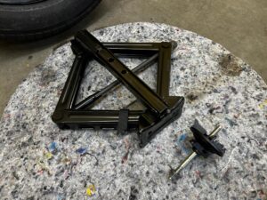 ZESTAW NAPRAWCZY KOŁO ZAPASOWE DOJAZDOWE FORD EXPLORER VI 165/70 R18