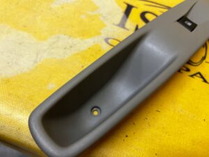 PRZYCISK PRZEŁĄCZNIK SZYBY DRZWI PRZÓD PRZEDNI PRAWY RENAULT ZOE I Z.E.