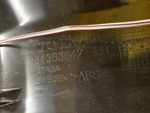 PLASTIK OSŁONA LISTWA PROGU SŁUPKA A PRZÓD LEWY LED VOLVO XC90 II