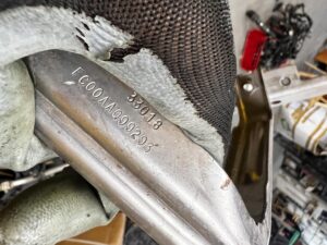 WSPORNIK STELAŻ DESKI STEROWNIKA JEEP WRANGLER JL