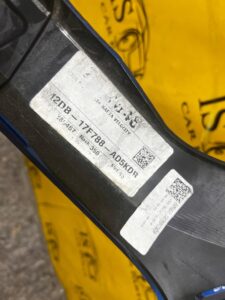 LISTWA PASA ZDERZAKA PRZÓD FORD BRONCO 21- VELOCITY BLUE PEARL METALIC