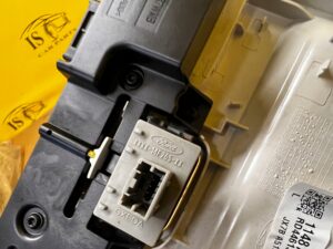 LAMPKA OŚWIETLENIE PODSUFITKI PRZÓD SOS FORD KUGA MK3 LIFT