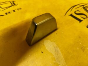 DEKOR OSŁONA ZAŚLEPKA TUNELU ŚRODKOWEGO LEWY LAND ROVER DISCOVERY 5 V L462