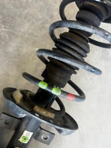 NOGA AMORTYZATOR ZWROTNICA PRZÓD LEWY DACIA SANDERO III 1.0 TCE LPG ECO-G