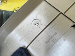 PLASTIK OSŁONA LISTWA PROGU SŁUPKA A PRZÓD LEWY PORSCHE MACAN 95B