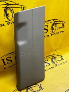 OSŁONA PLASTIK SŁUPKA PRAWA RANGE ROVER VOGUE L405