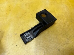 MOCOWANIE PROGU PRAWY LEWY PORSCHE MACAN 95B