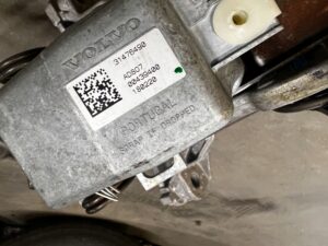 KOLUMNA KIEROWNICZA KRZYŻAK VOLVO XC90 II EU
