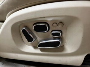 FOTELE SKÓRZANE EKRANY WENTYLACJA BOCZKI PODŁOKIETNIK JAGUAR XJ X351 EU