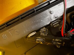 POSZYCIE OSŁONA SŁUPKA PRZÓD A LEWY HARMAN/KARDON VOLKSWAGEN GOLF VIII HB