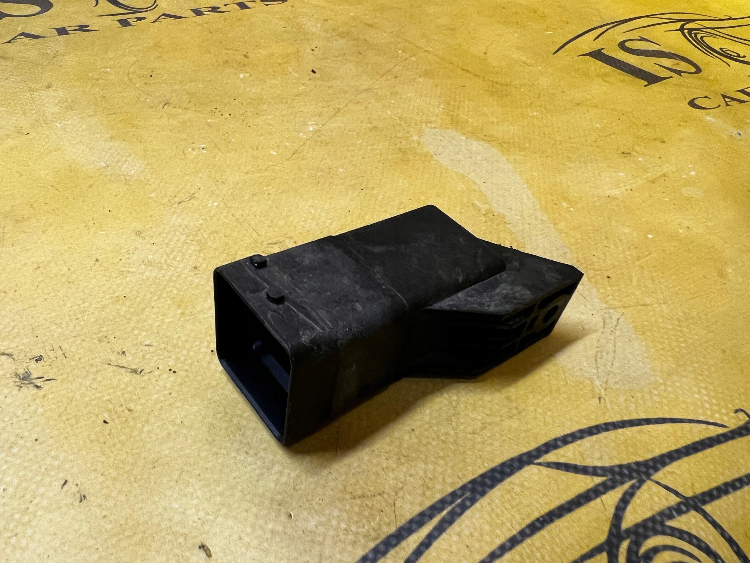 PRZEKAŹNIK ŚWIEC ŻAROWYCH RENAULT KOLEOS II 2.0 DCI